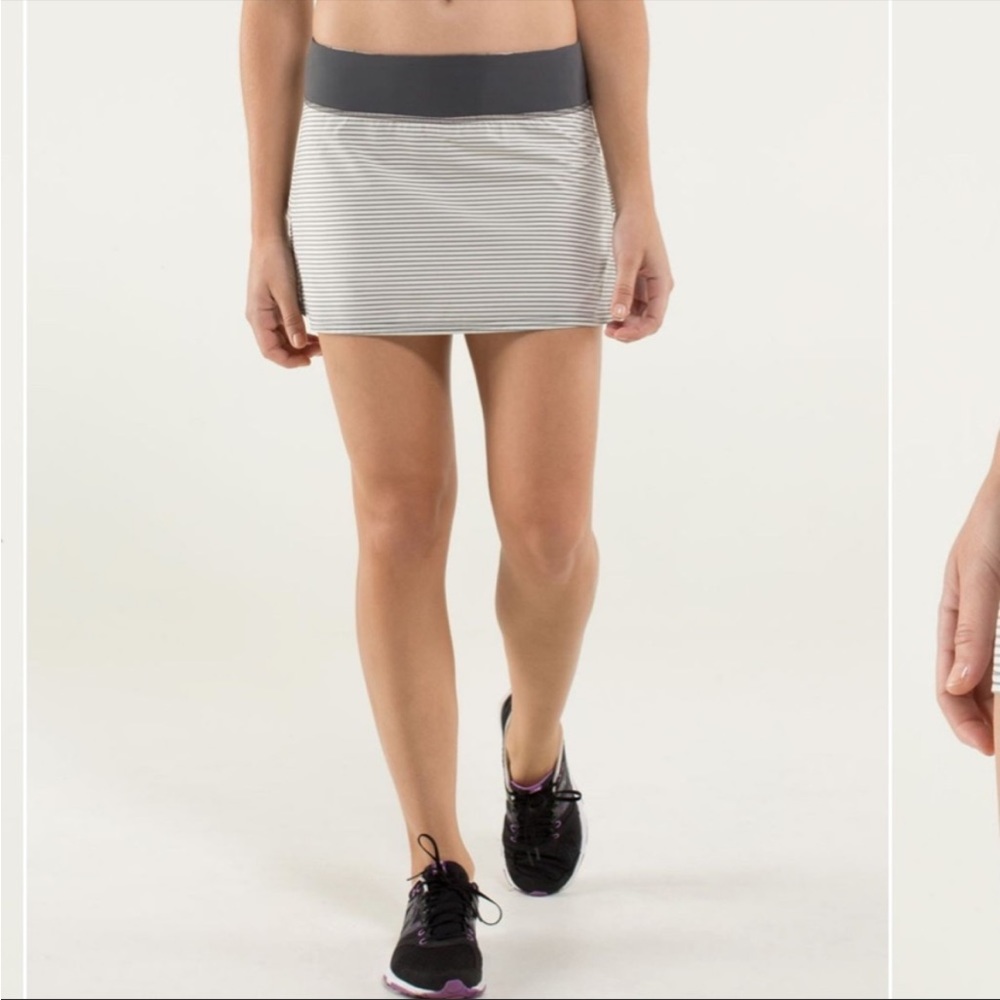 LULULEMON Pace Setter Skirt Classic tennis Stripe size 8